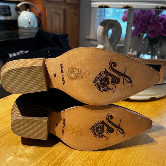 EUC Free People Black Suede Slouch Boots - Size 38 - Picture 2 of 3